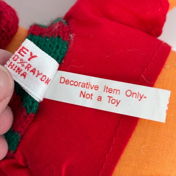 Vintage Winnie The Pooh Mini Plush Ornament Christmas Scarf Hat Winter Retro - Picture 5 of 8